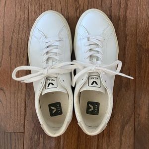 VEJA Esplar Leather Shoes in Extra White